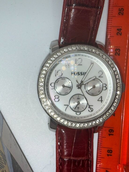 Fossil Women’s Watch Crystal Bezel Mother of Pearl Dial w/ Tin Gift Set main image 4